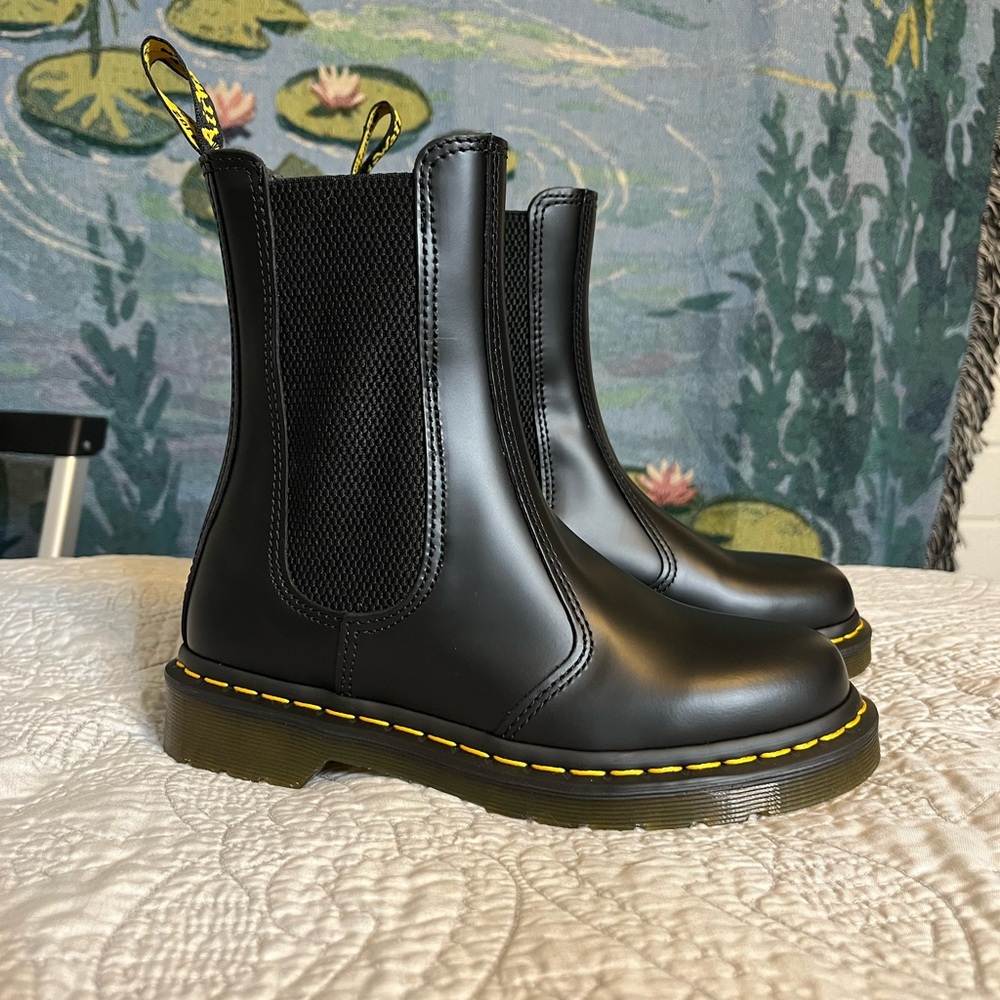 Dr Martens 2976 Bex Smooth Leather Chelsea Boots in Black Size 6 in women’s